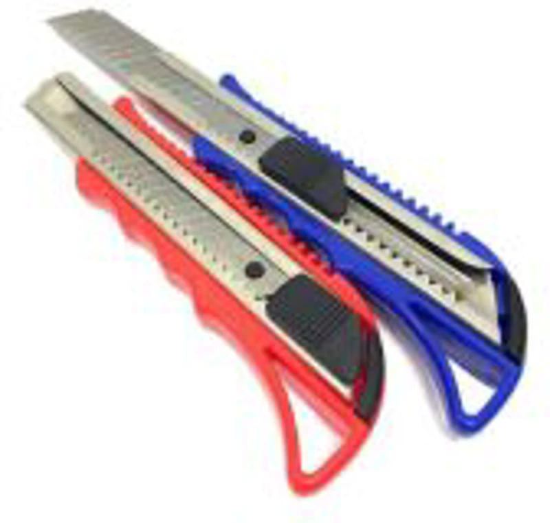 Cutter CNX XF-1883, lama 18mm, profesional