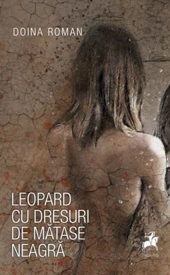 Leopard cu dresuri de mătase neagră