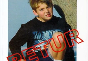 Destinatarul necunoscut - Retur / Empfänger unbekannt: Zurück!