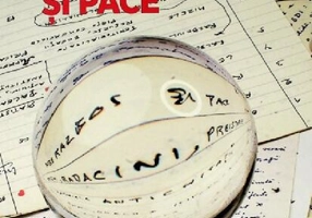 Între război și pace