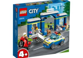 LEGO City. Urmarire la sectia de politie 60370, 172 piese