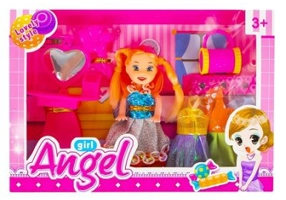 Papusica cu garderoba