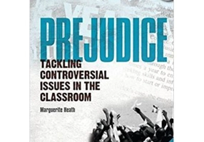 Headlines. Prejudice. Teaching Controversial Issues. Paperback