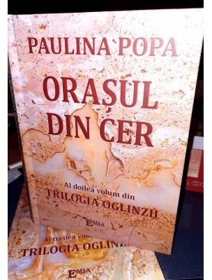 Orasul din cer. Al doilea volum din Trilogia Oglinzii