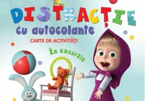 Masha si Ursul. Distractie cu autocolante. In excursie. Carte de activitati