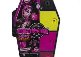 Papusa Draculaura High Neon Frights, Monster High