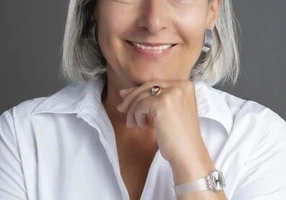 Povești auzite în casă și alte amintiri despre familiile Știrbey, Bibescu și Costinescu - Paperback brosat - Ileana Kripp Costinescu, Cătălin Strat - Corint