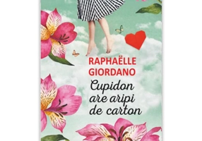 Cupidon are aripi de carton