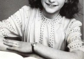 Level 4: The Diary of a Young Girl, With MP3 Audio CD