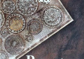 Povestea de la colțul mesei